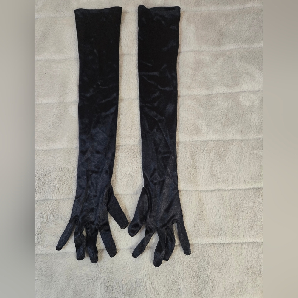Elegant Black Long Gloves